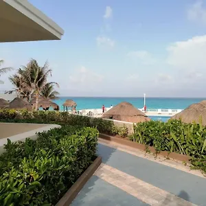 https://confortable-depa-en-condominio-frente-al-mar.quintano-roohotels.com